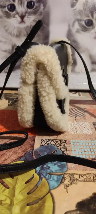 Tracolla UGG Heritage nera e beige