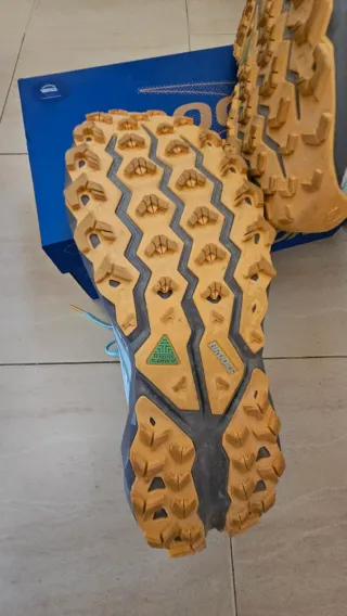 Brooks Cascadia 19 Mujer Trail Neutral