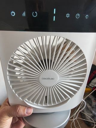 Cecotec Climatizador de Sobremesa EnergySilence 600 DeskChill Smart Rotate. 10W, Depósito 300ml, Control Táctil, Oscilación, 4 V