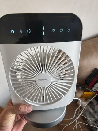 Cecotec Climatizador de Sobremesa EnergySilence 600 DeskChill Smart Rotate. 10W, Depósito 300ml, Control Táctil, Oscilación, 4 V