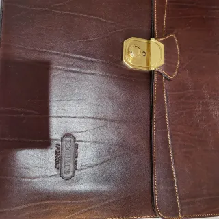 Bolso y portadocumentos de piel hombre