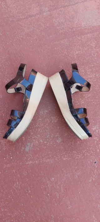 Sandalias charol negras T39