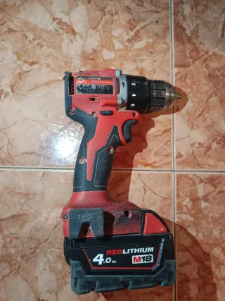 Taladro Percutor Milwaukee M18 BLPDRC