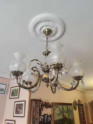 Lámpara de techo dorada con 5 brazos