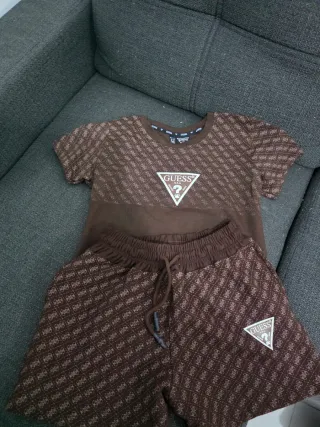 Conjunto Guess Camiseta y Pantalón Corto M y L