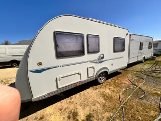 Caravana en buen estado... aire acondicionado nuev