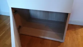 Vitrina IKEA Bestå madera y cristal