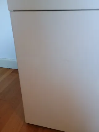 Vitrina IKEA Bestå madera y cristal