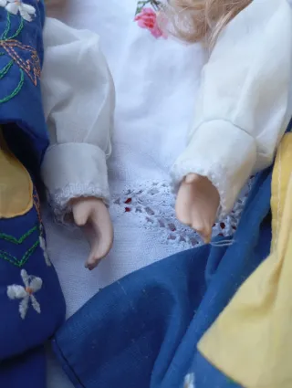 Muñecos antiguos de porcelana