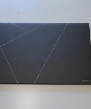 Asus Zenbook S16 OLED AI 9 HX 370 con garanzia 3 anni