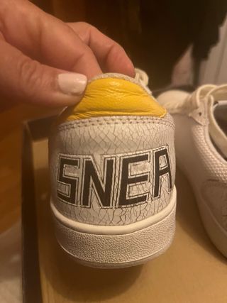 Golden Goose Deportivas Blancas y Amarillas