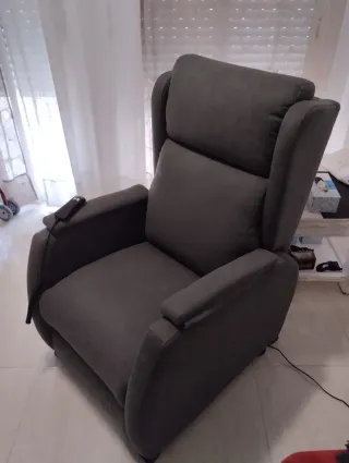 Sillón reclinable y elevable gris. NUEVO,usado 3 d
