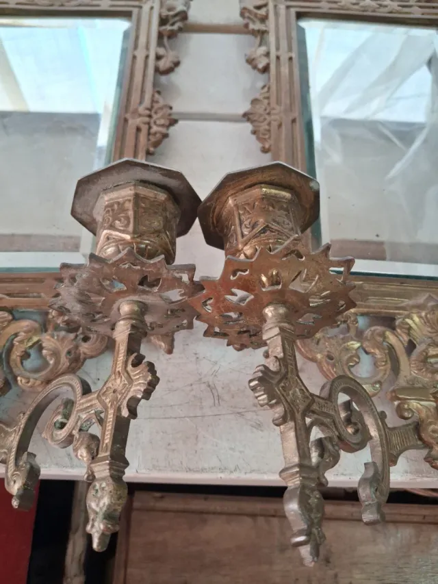 Apliques de bronce con espejo