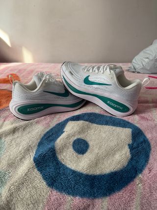 Zapatillas Nike Vomero Plus Running Blancas/Verdes