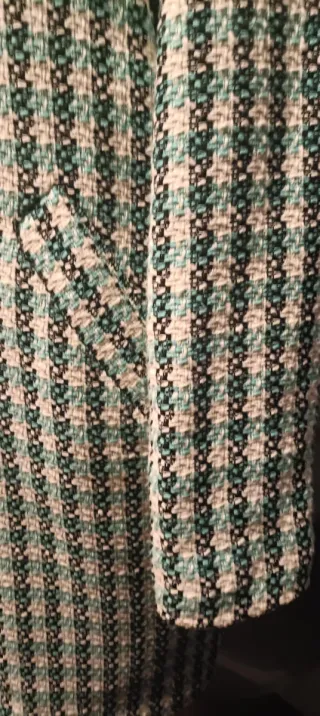 Abrigo 10€ tweed de primavera blanco turquesa y ne