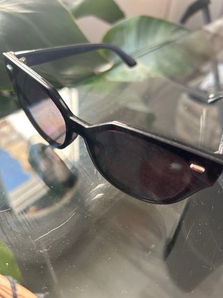Gafas de sol negras