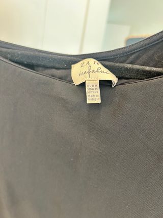 Top Zara asimetrico broche