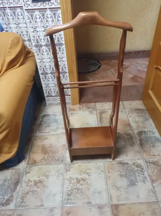 Galán de madera color cerezo