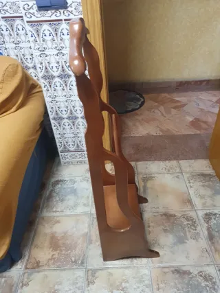 Galán de madera color cerezo