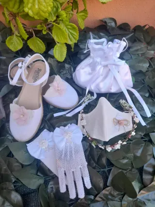 Vestido de comunión blanco y rosa con zapatos