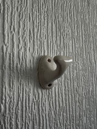 Perchero de cerámica blanco