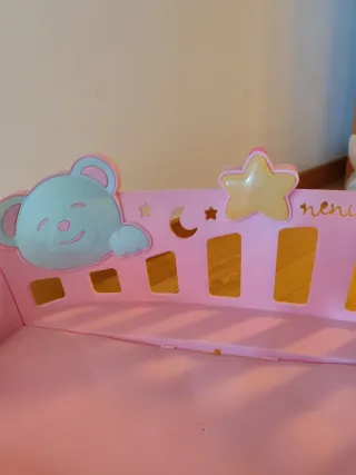 Cuna Nenuco Rosa duerme conmigo con música y luz