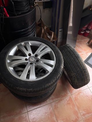 Llantas Mercedes