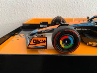Minichamps McLaren MCL60 1:18 O. Piastri 2023