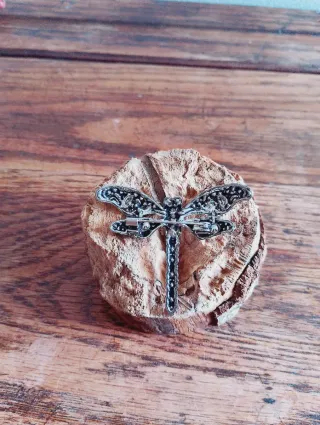 Broche Libélula con Pedrería