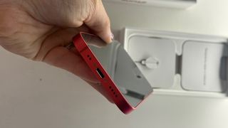 iPhone 12 mini rojo