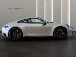 Porsche 911 Carrera 4 GTS