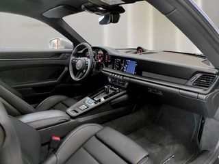 Porsche 911 Carrera 4 GTS