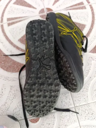 Zapatillas Fútbol Puma Multitacos Negras/Amarillas