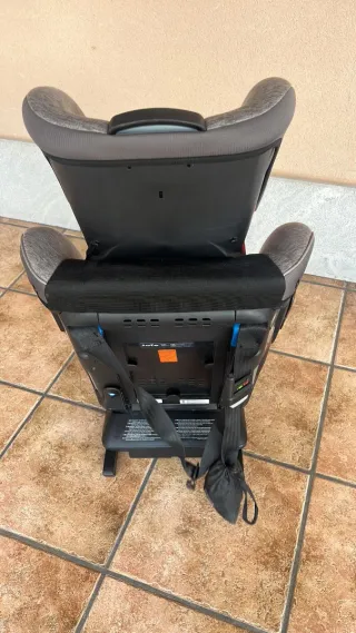 Silla de coche Joie gris