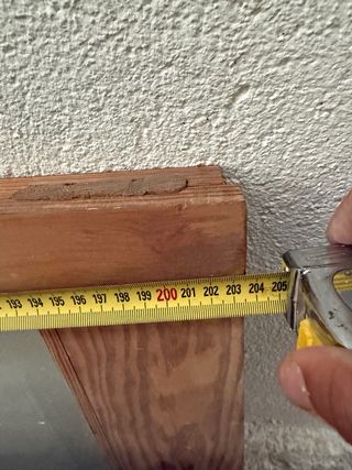 Puerta de madera con cristales