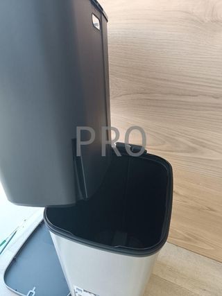 Cubo de basura Chic Bin con pedal antideslizante