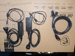 Coppia Monitor MSI 27 Curvi QHD 1440p 170Hz