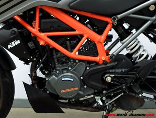 KTM 125 DUKE -APTA B Y A1-