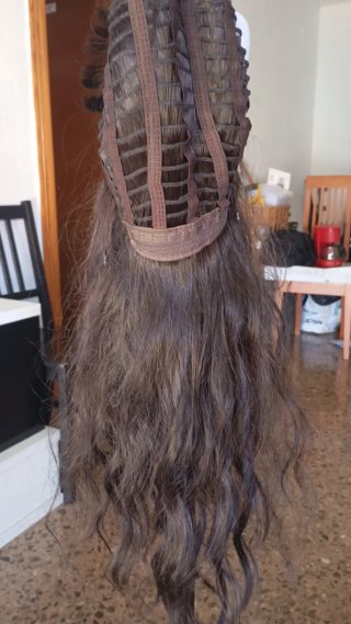 Peluca fibra castaña  ondulada