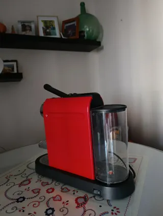 Cafetera Nespresso Krups Roja