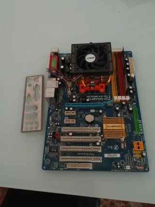 Placa Base Gigabyte GA-M52L-S3 + AMD Phenom+ram