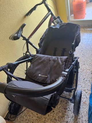 Carro de bebé negro, 2 en 1 (capazo y silla paseo)