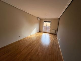 Piso en alquiler en Cistérniga