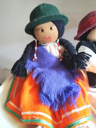 Muñecas artesanales peruanas de lana