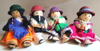 Muñecas artesanales peruanas de lana