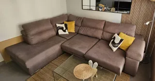 Sofá chaiselongue con arcón