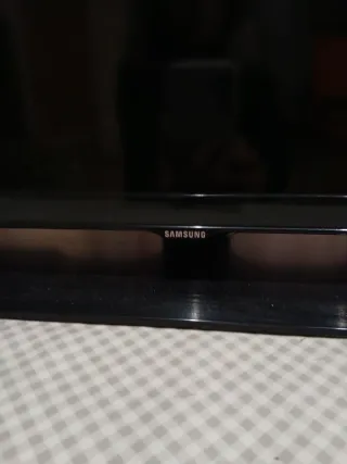 TV Samsung 40 pulgadas Negra