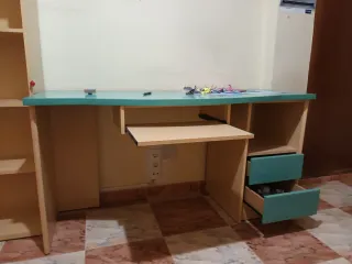 Cuarto COMPLETO .Cama nido ,armario,escritorio,es