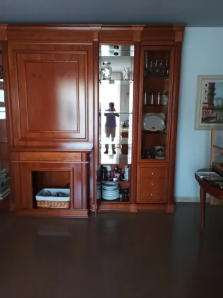 Mueble de comedor de madera