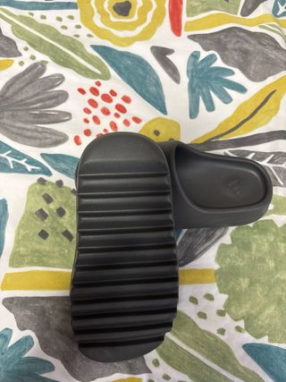 Chanclas YZY Slide Adidas Grises